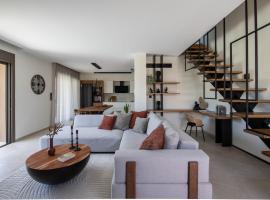 Salina SPA Villas - with PRIVATE HEATED ECO-POOL, SAUNA & JACCUZI HOT TUB，位于沃洛斯的酒店