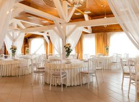 Complex Turistic Darina Sancraiu de Mures，位于Sîncraiu de Mureş的酒店