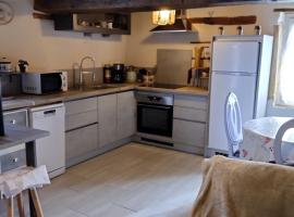 auxhirondelles，位于Pouilly-sous-Charlieu的酒店