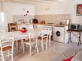 Charming home in Provence - 6 pers.，位于里耶的酒店