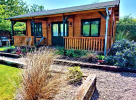 The Malvern Hills, Courtyard Cabins,Tom Cabin，位于大莫尔文的公寓