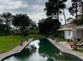 Villa avec piscine privée，位于塔巴卡的酒店