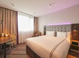 Premier Inn Karlsruhe City Am Wasserturm，位于卡尔斯鲁厄的酒店