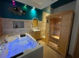 Suite d'amour et détente jacuzzi, sauna et massage，位于Chartrettes的酒店