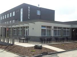 Hotel Harmony，位于科内日诺河畔里赫诺夫的酒店