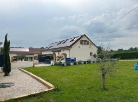 Gite de la Combe Ganat 3 étoiles，位于Sanvignes-les-Mines的酒店