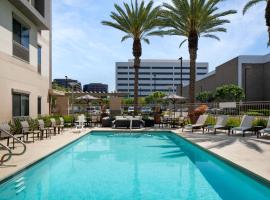 Courtyard by Marriott Santa Ana Orange County，位于圣安娜的酒店