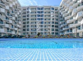 Alezzi Infinity Aparthotel & Spa，位于北马马亚-讷沃达里的带泳池的酒店