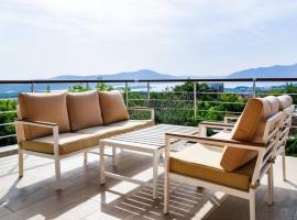 C1 - 2 beds 2 baths luxury Condo, Pool & Sea Views，位于Kavač的酒店