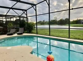 Marvelous Villa 4Beds 4 bath,pool,and lake front.