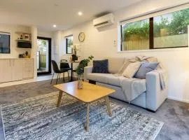 Charming Downtown hideaway 1 bed 1 bath
