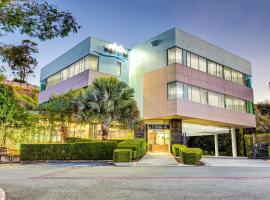 Springfield Lakes Boutique Hotel，位于斯普林菲尔德湖区的酒店