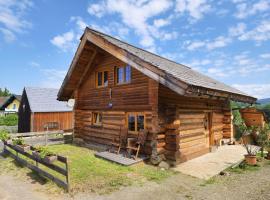 Experience this unique wooden house!，位于Seltenheim的木屋