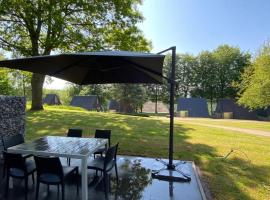 TERRASSES DE MALMEDY- CHALET 108 Le Chalet du Cerf & TRIPLEX 223 Le Refuge du Cerf，位于马尔梅迪的酒店