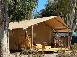 Camping Miramar Playa - tienda familiar，位于托里代巴拉的酒店