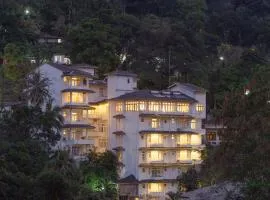 橡木光芒安静花园酒店