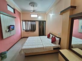 Hotel chaitanya，位于Maheshwar的酒店