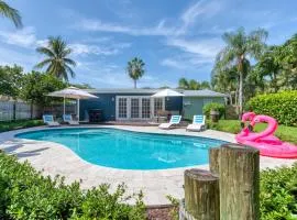 Enchanting Juno Beach Home! Sleeps 8!