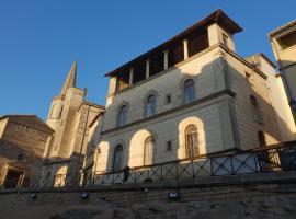 Palais de Luppé, Chambre d'hôtes，位于阿尔勒的酒店