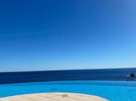 Appart vue mer avec piscine chauffée，位于圣拉斐尔的酒店