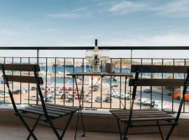Luxury Port View，位于拉夫里翁拉维利欧港附近的酒店