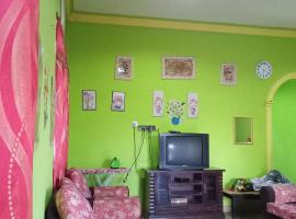 ROSMA HOMESTAY，位于Kampong Ru Sepuloh的酒店