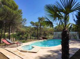 La Tourelle Suite Cosy entre vignoble aixois et Luberon，位于勒皮伊圣雷帕拉德的旅馆