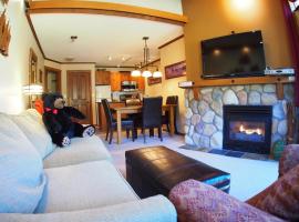 Fireside Lodge #409 By Bear Country，位于太阳峰的酒店