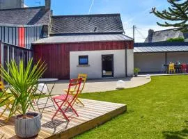 Amazing Home In Le Vieux-Bourg