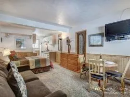 Affordable and Cozy Condo Steps from Main Street with Spacious Lobby, Hot Tubs PM3B