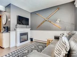 Completely Remodeled First Floor Unit, Adorably Decorated For A Cozy Stay! PM1C