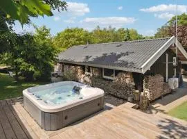 Beach Front Home In Mesinge With Wifi