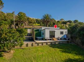 Coastal Cabin - Whangamata Holiday Unit，位于旺阿马塔的酒店