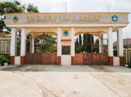 OYO 1667 Edotel Smkn 1 Pacet Syariah，位于普卡的酒店