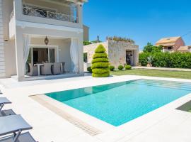 Luxury Seaside Villa DARL，位于科孚镇的豪华酒店
