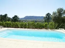 Beautiful Villa in Vidauban with seasonal Pool