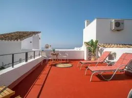 Gorgeous Home In Estepona With Kitchen
