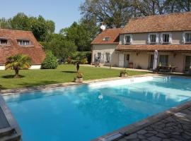 Villa Dikaria，位于Montacher的酒店