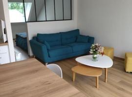 Agréable studio a la campagne et proche de la mer，位于Anctoville-sur-Bosc的酒店