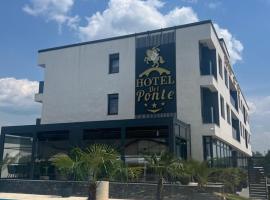 Hotel Del Ponte，位于特尔戈维什泰的酒店