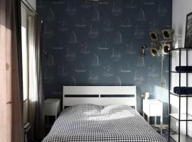 Harbour view Studio with terrace sleep up to 4，位于森格莱阿的海滩酒店