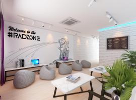 RadZone Hostel，位于新加坡的酒店