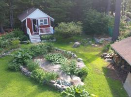 Sebago Lake Cottage on Raymond Cape，位于Raymond的乡村别墅