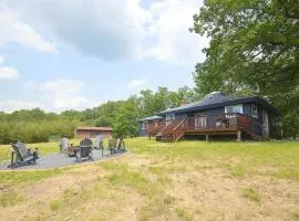 Black Bear Cabin - The Mountain Retreat!