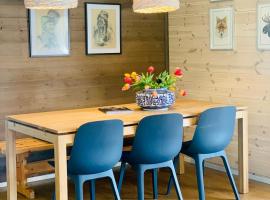 Ruim en licht familiehuis No 21，位于Föllinge的酒店