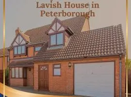 Foxdale's - 5 Bedroom House in Peterborough perfect for groups and families