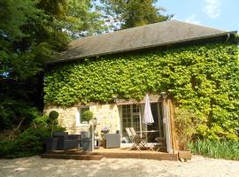 Gîte "Le Bleu D'Orage" Dans un Domaine de 7ha Au Calme，位于维穆蒂尔斯的酒店
