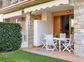 Relax by the pool - Garden - Garage