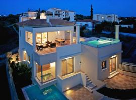 RVG Houses with private pools in Porto Heli Town by Goutos Properties，位于波多河丽的酒店