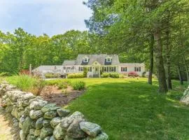 Cozy Bungalow Just Minutes from Mystic, Westerly Beaches, Boating and Casinos! bungalow